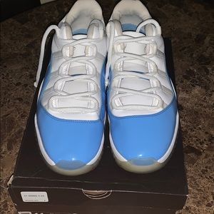Jordan retro 11s low “Carolina”